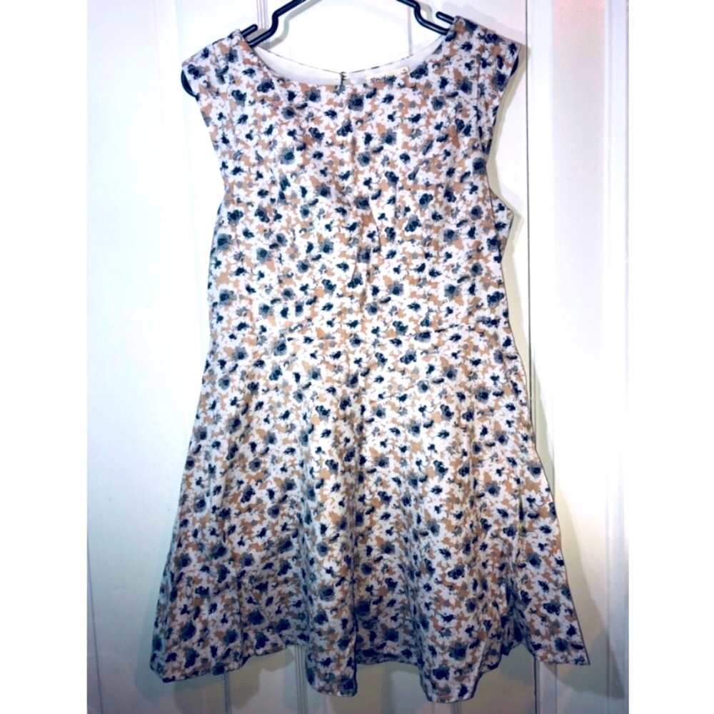 [STRIKING] BNWOT Floral Print Sundress